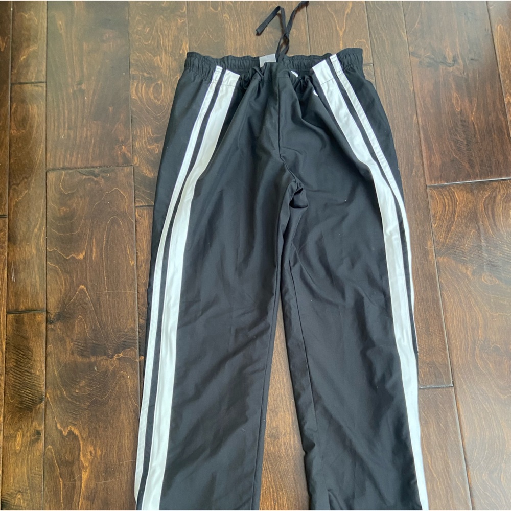 Bella hadid Nike track pants. Size men’s L. Comfy and trendy.